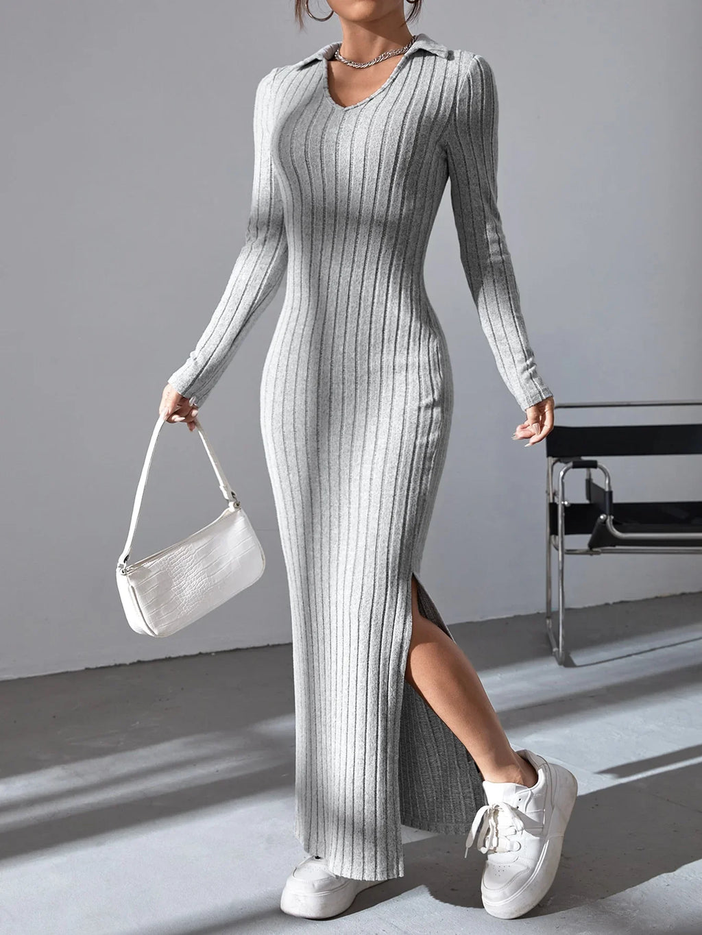 Vestido largo de punto ajustado con solapa y manga larga para Otoño/Invierno 2025